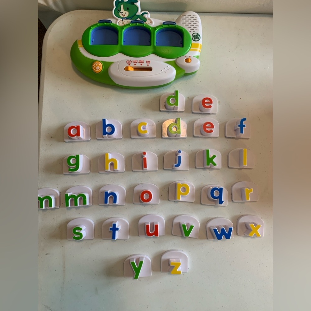 Leapfrog fridge phonics word builder